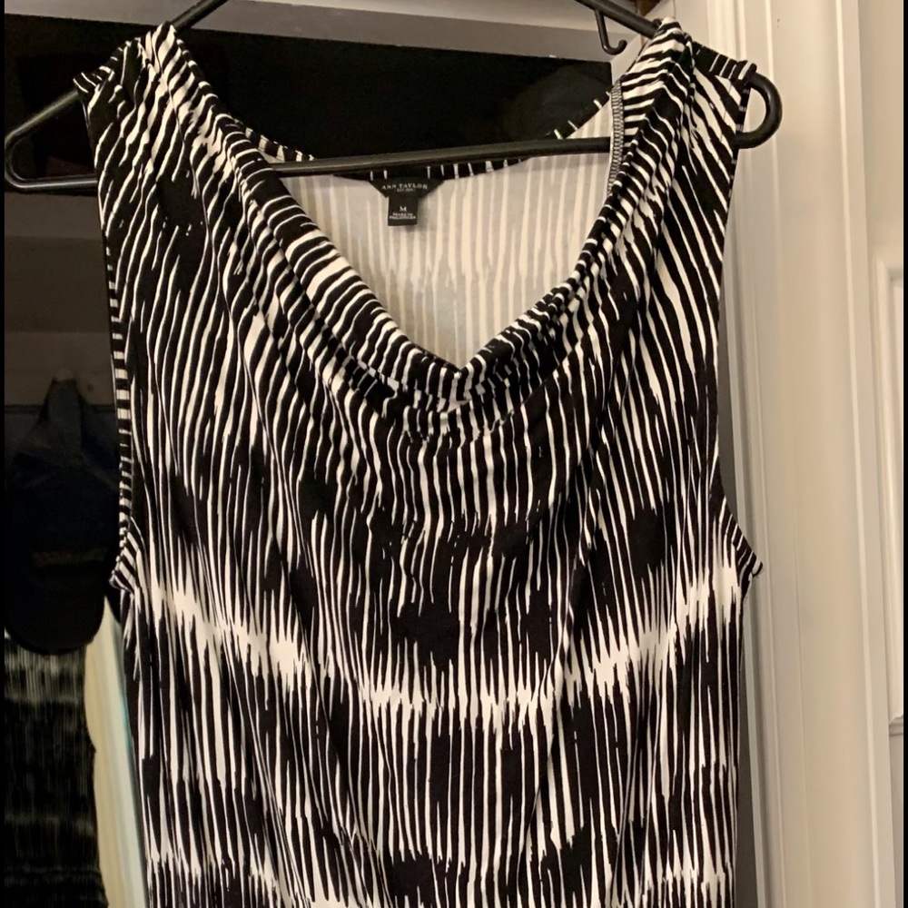 Ann Taylor sleeveless, pullover dress, great print, waist detailing, stretchy